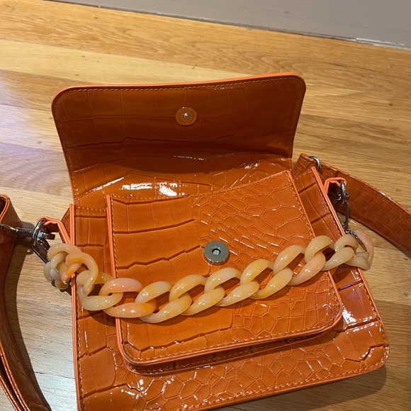 Hvisk woman’s bag in Orange with bag charm - Picture 3 of 5